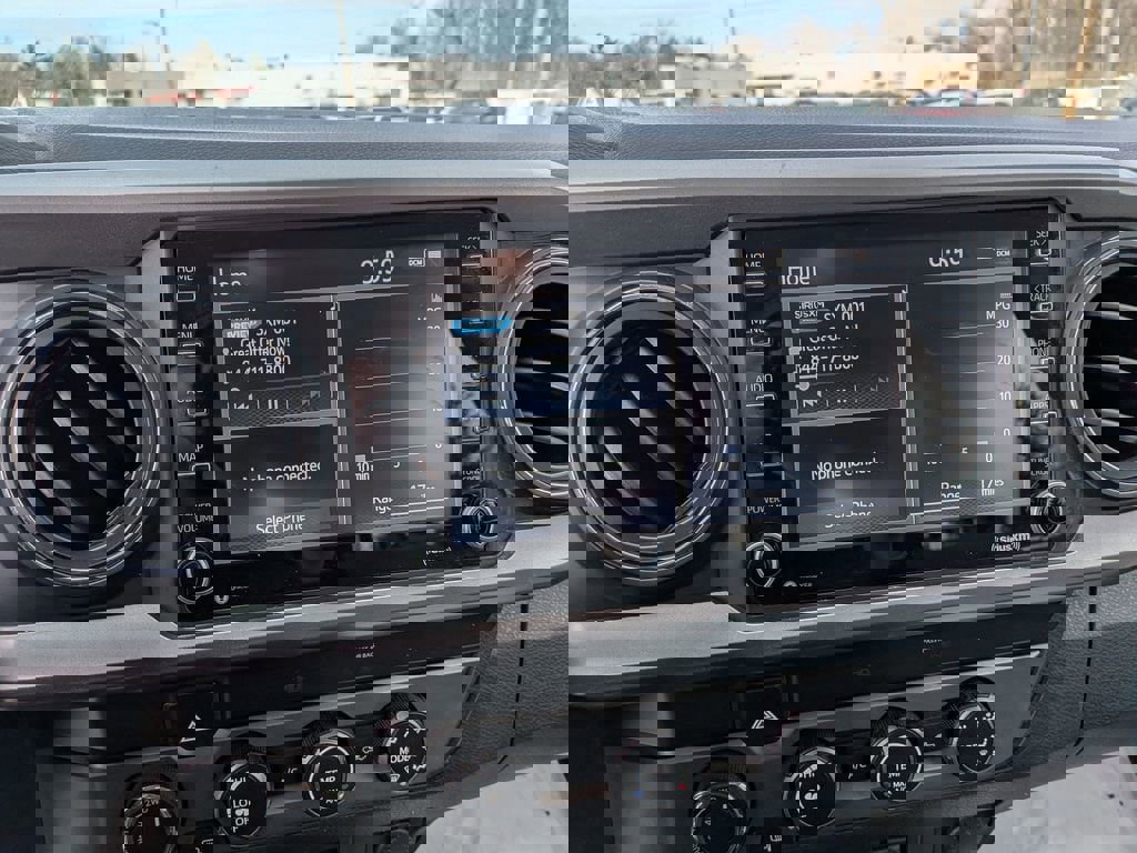 Used 2020 Toyota Tacoma SR5 image 12