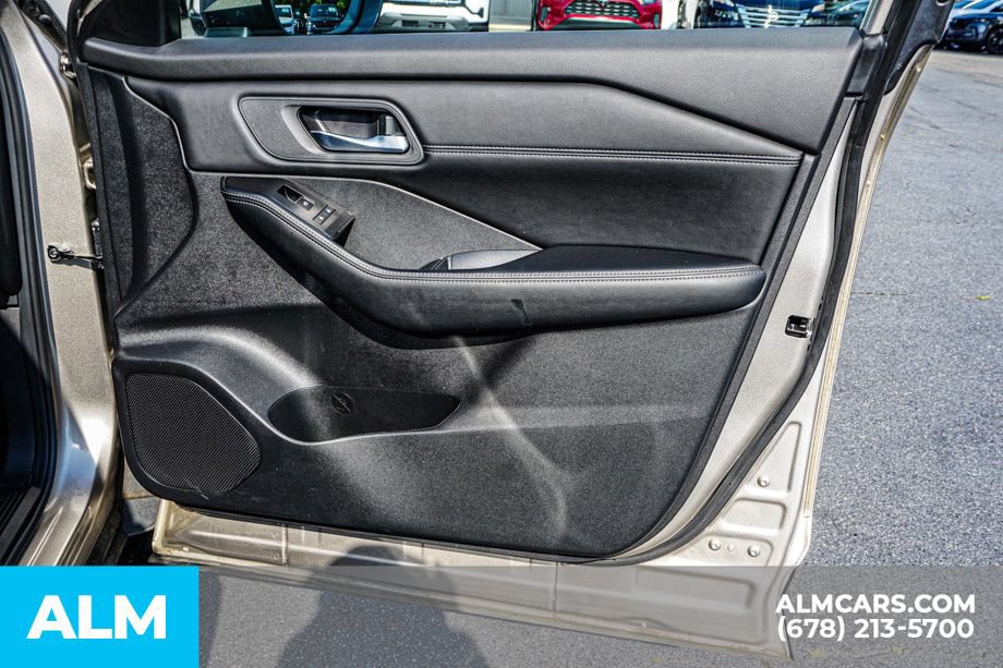 Used 2024 Nissan Rogue SL AWD/4WD image 53