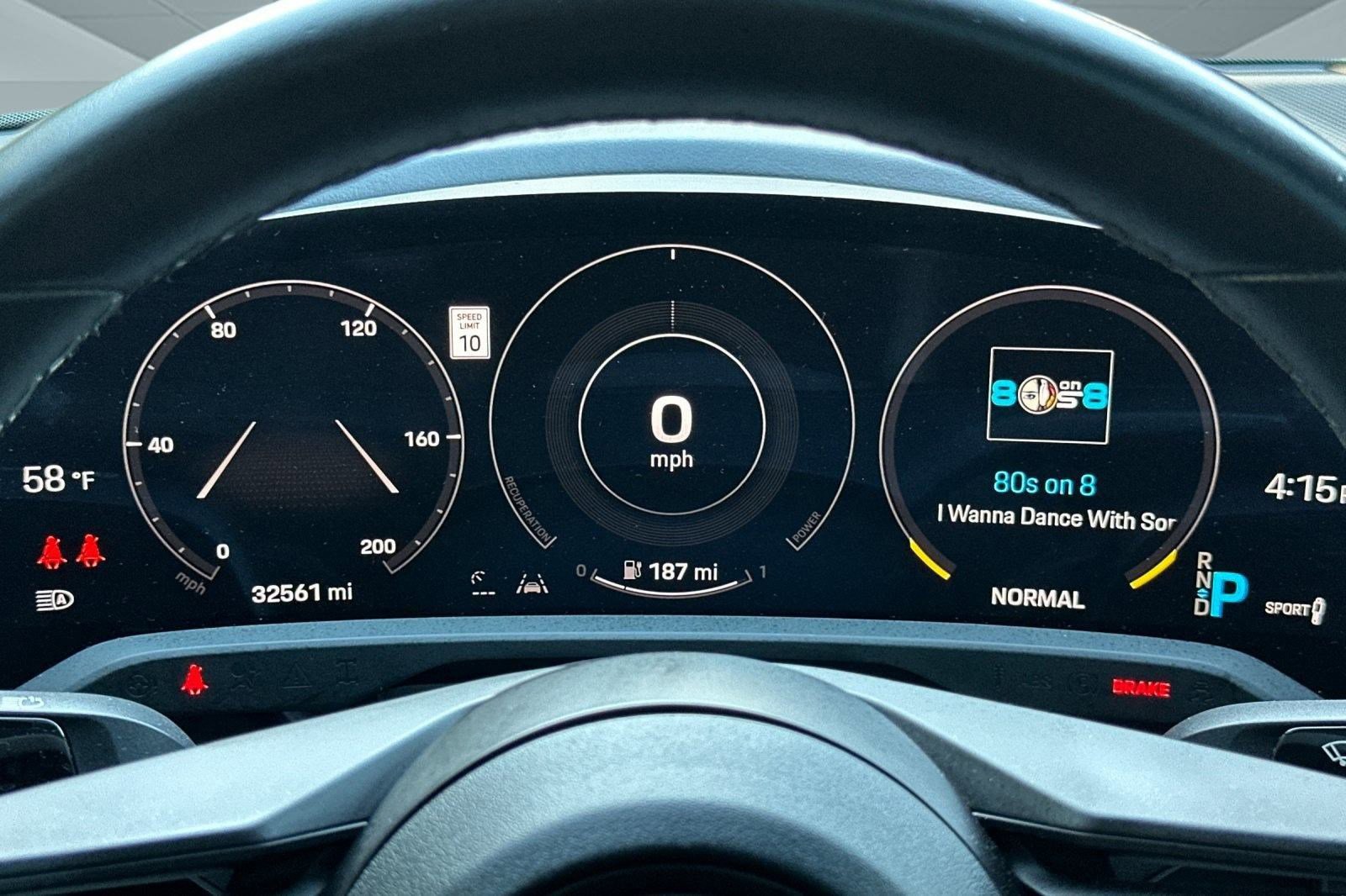 Used 2022 Porsche Taycan 4S image 18