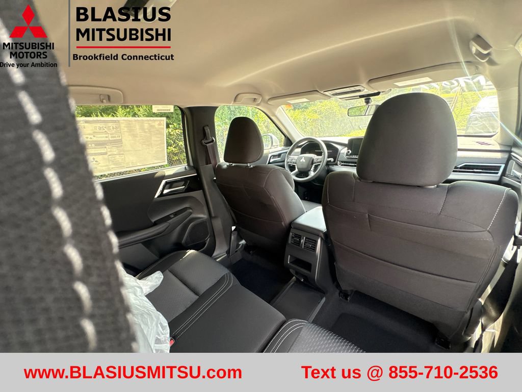 Used 2025 Mitsubishi Outlander ES AWD/4WD image 36