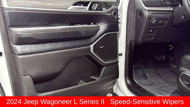 Used 2024 Jeep Wagoneer L Series II w/ Flexible Seating Group image 23