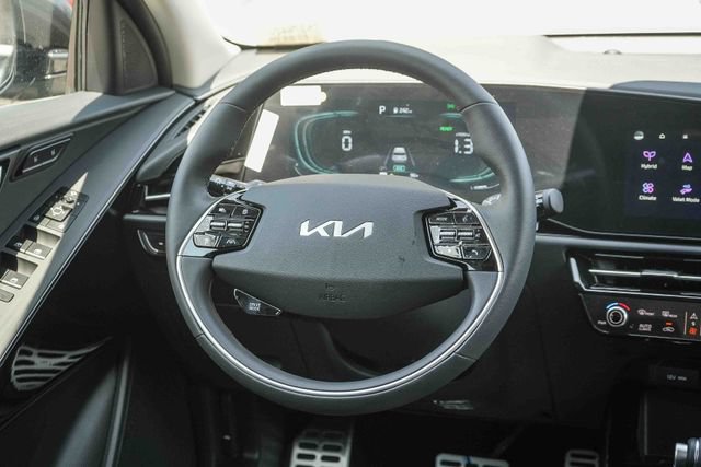 New 2026 Kia Niro SX Touring FWD image 8