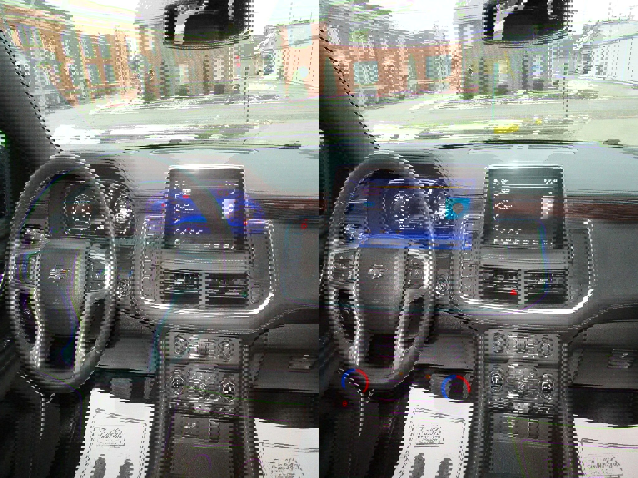 Used 2022 Chevrolet Tahoe Z71 w/ Luxury Package AWD/4WD image 20