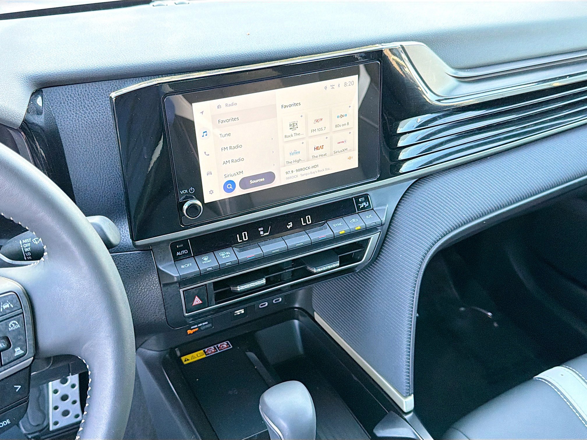 Used 2025 Toyota Camry SE image 25