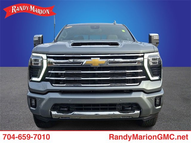 Used 2025 Chevrolet Silverado 2500 LTZ w/ LTZ Plus Package image 2