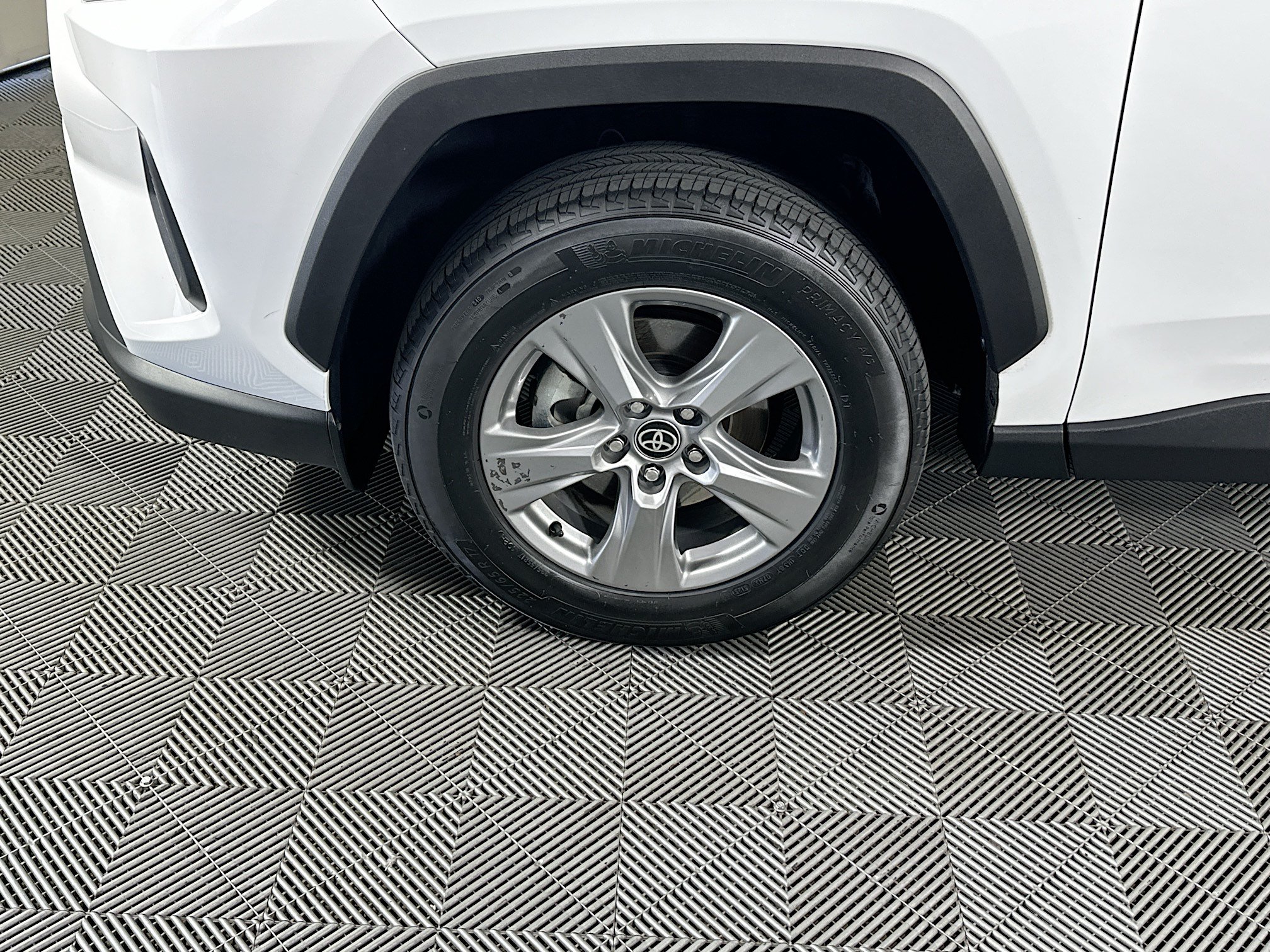 Used 2024 Toyota RAV4 XLE w/ Convenience Package AWD/4WD image 11