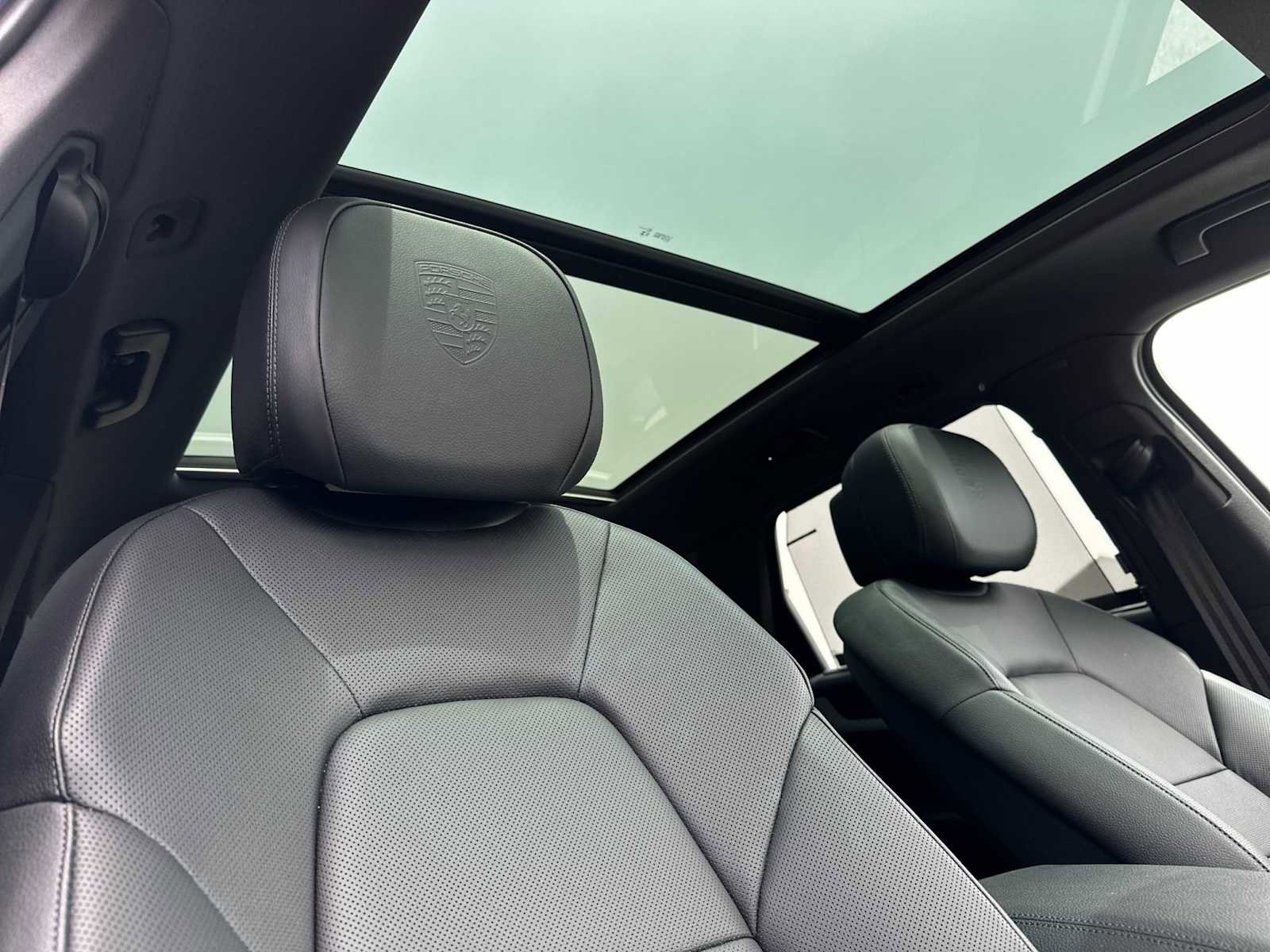 Certified 2025 Porsche Cayenne image 18