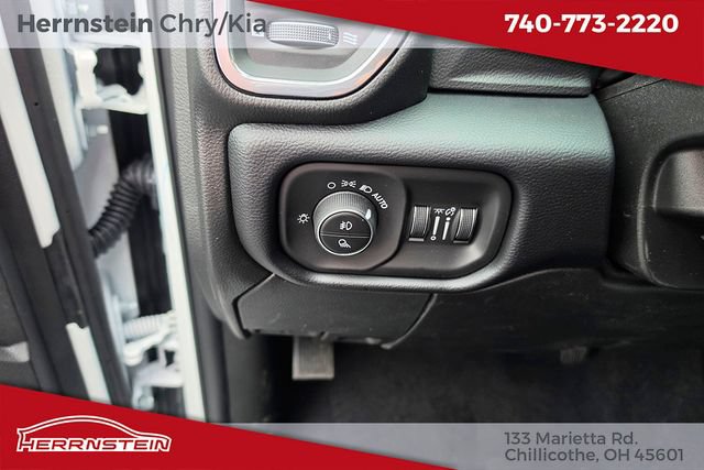 New 2026 RAM 2500 Laramie AWD/4WD image 19