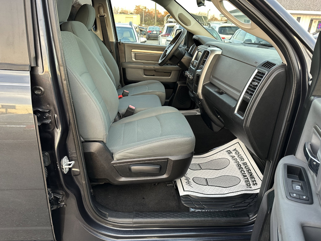 Used 2016 RAM 1500 Classic SLT image 12