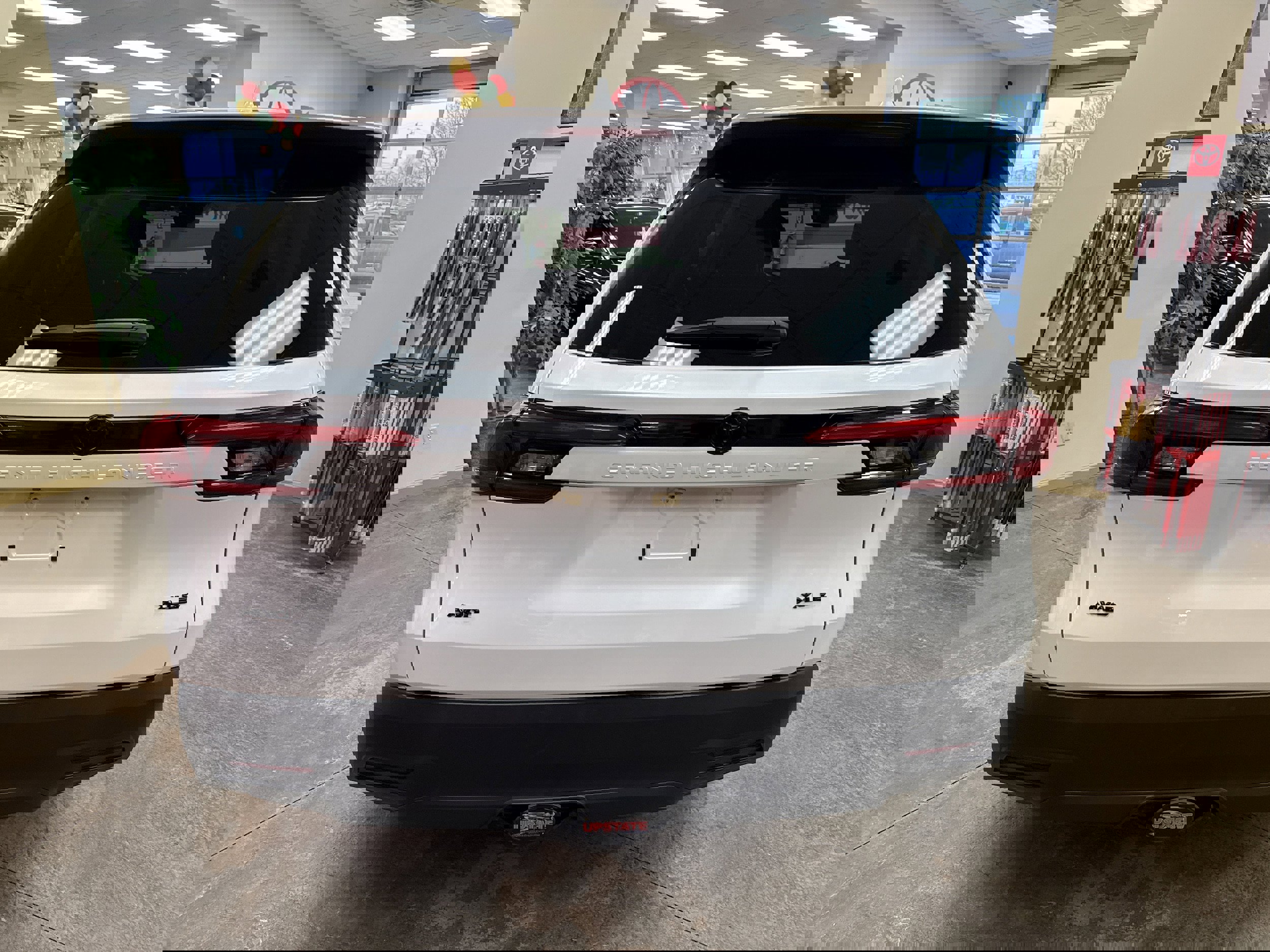 Certified 2024 Toyota Grand Highlander XLE image 9