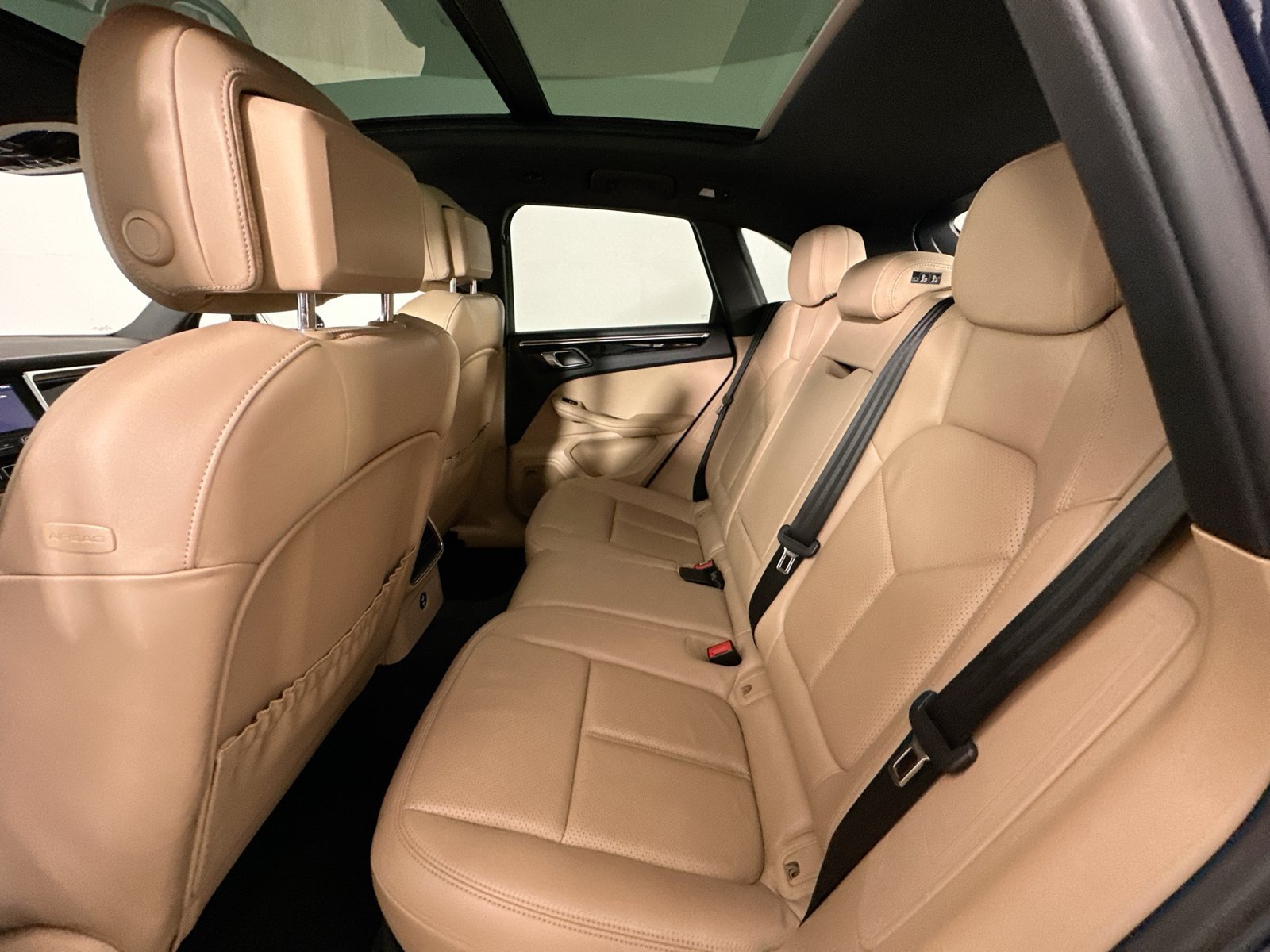 Used 2021 Porsche Macan AWD/4WD image 39