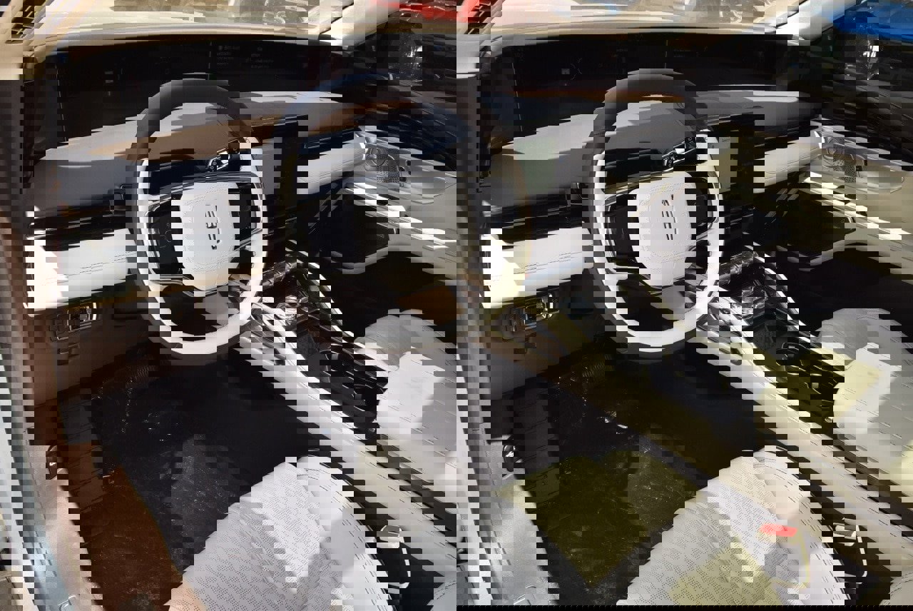 New 2025 Lincoln Nautilus Black Label w/ Jet Appearance Package image 32