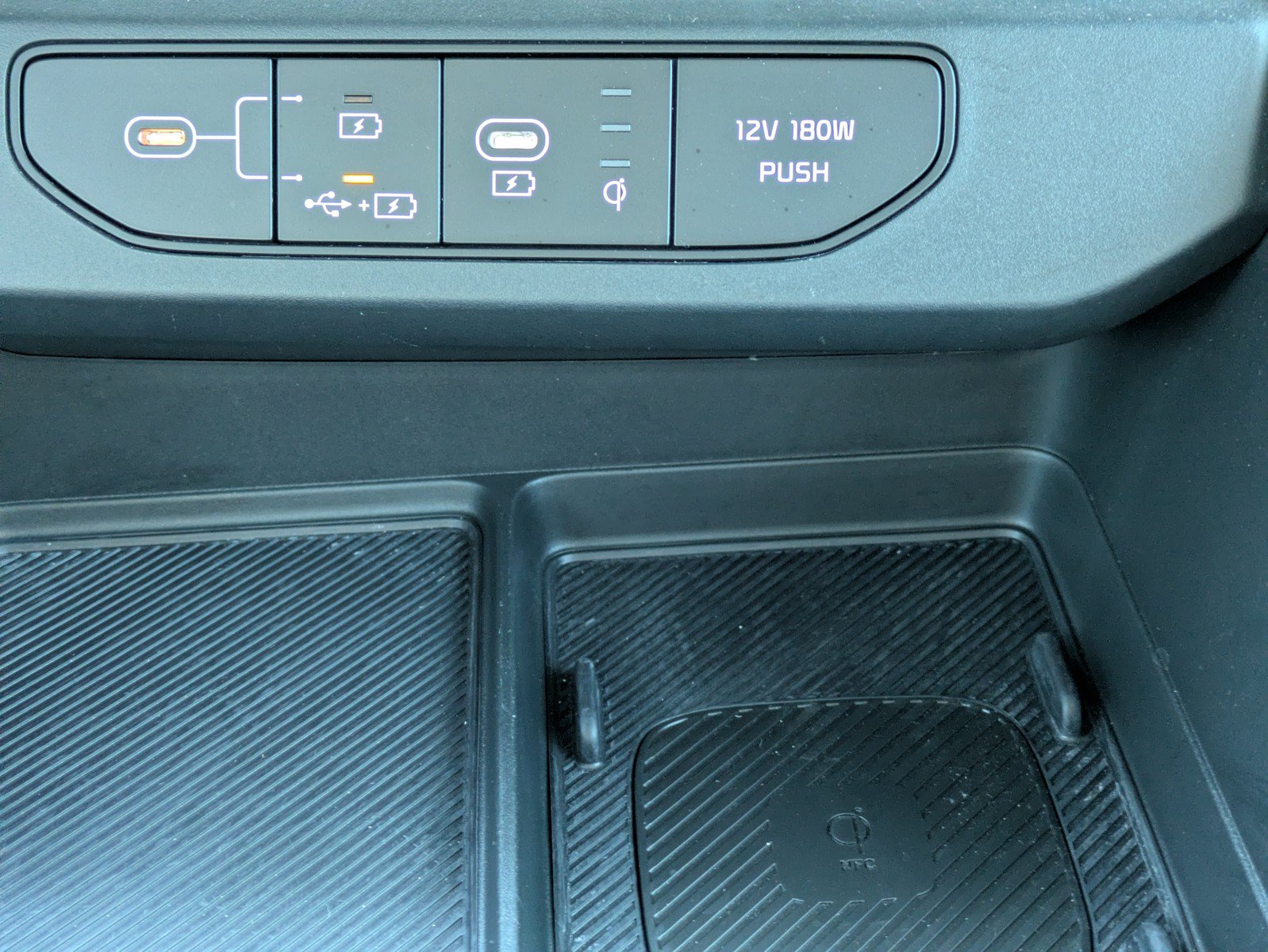Certified 2025 Kia Carnival SX FWD image 28