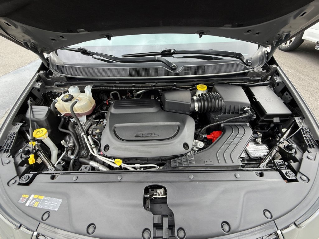 Used 2022 Chrysler Pacifica Touring-L w/ Uconnect Theater Family Group AWD/4WD image 30