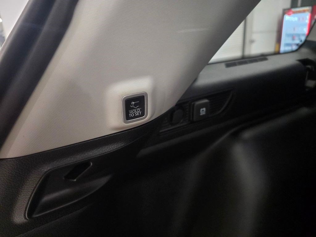 Used 2022 Jeep Grand Cherokee Limited RWD image 40