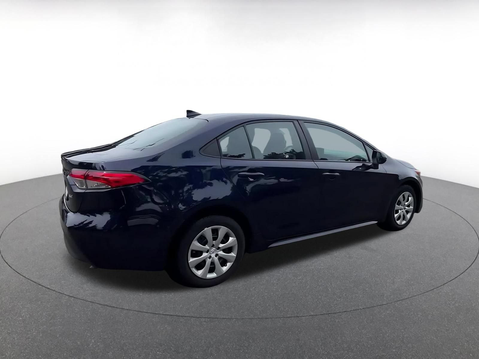 Used 2025 Toyota Corolla LE FWD image 15