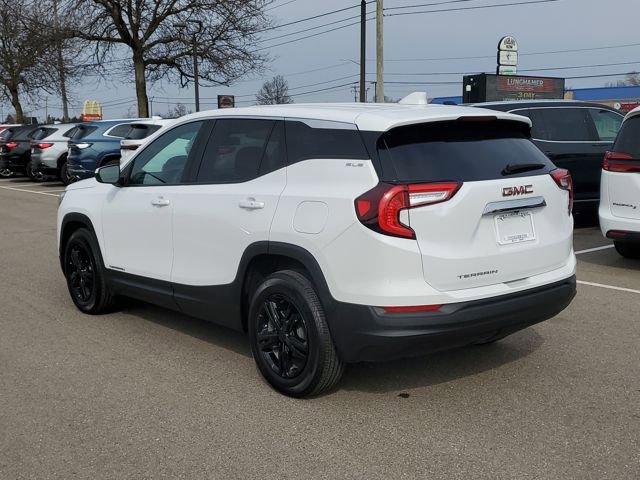 Used 2024 GMC Terrain SLE image 5