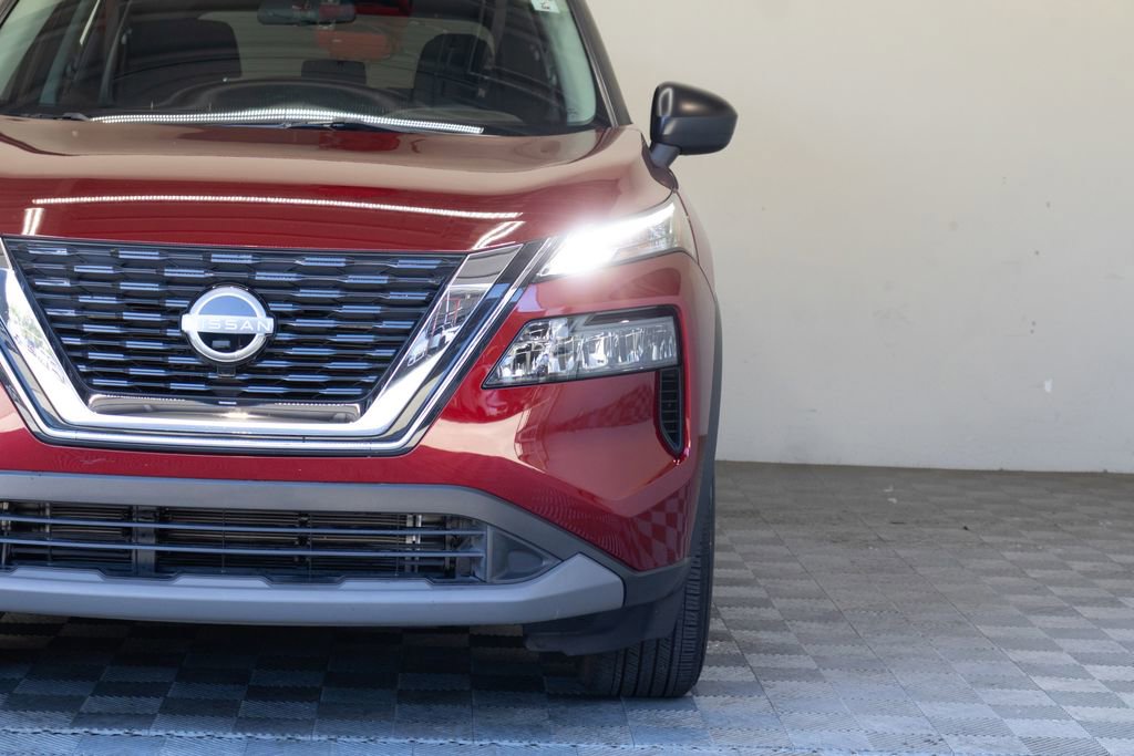 Used 2023 Nissan Rogue S image 5