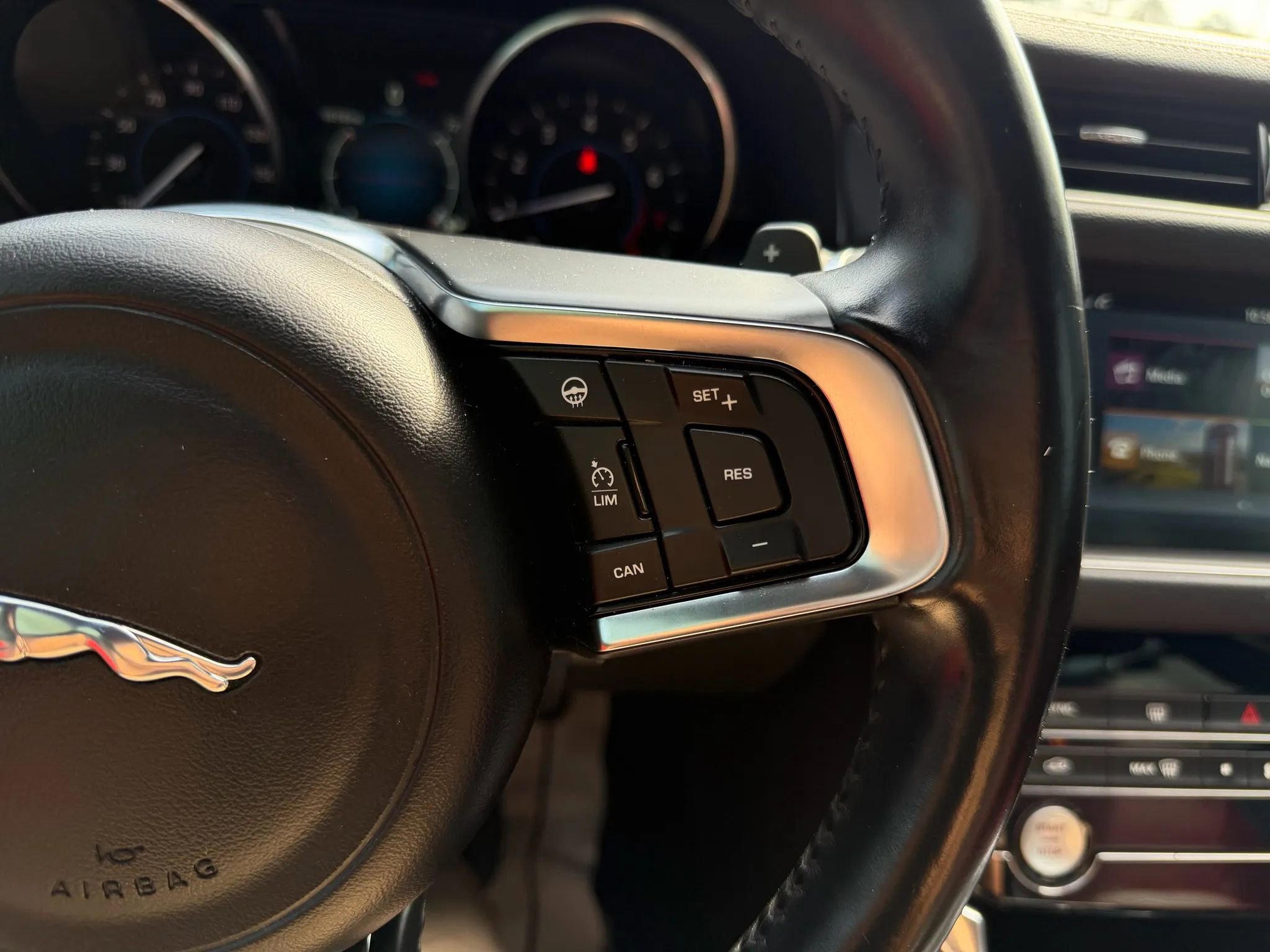 Used 2017 Jaguar XF R-Sport image 25