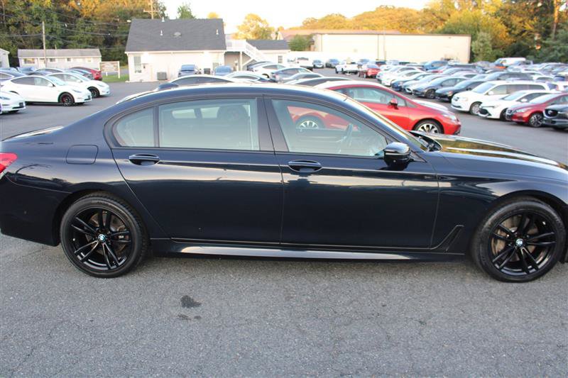 Used 2018 BMW 750i xDrive AWD/4WD image 8