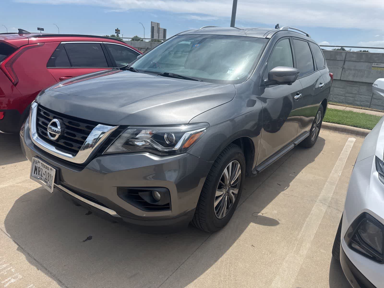 Used 2017 Nissan Pathfinder SL AWD/4WD image 1