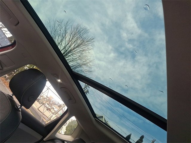 Certified 2022 Volkswagen Taos SE image 15