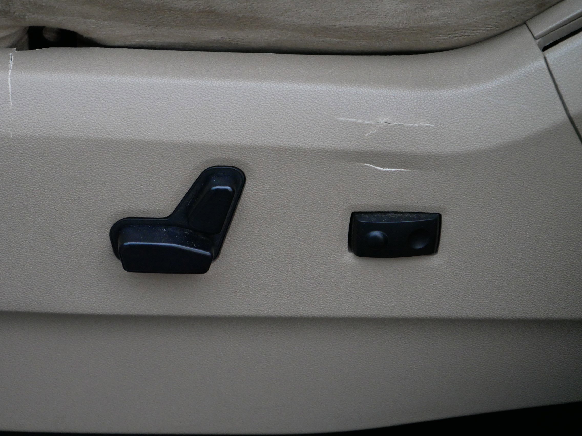 Used 2014 Dodge Grand Caravan SXT image 16