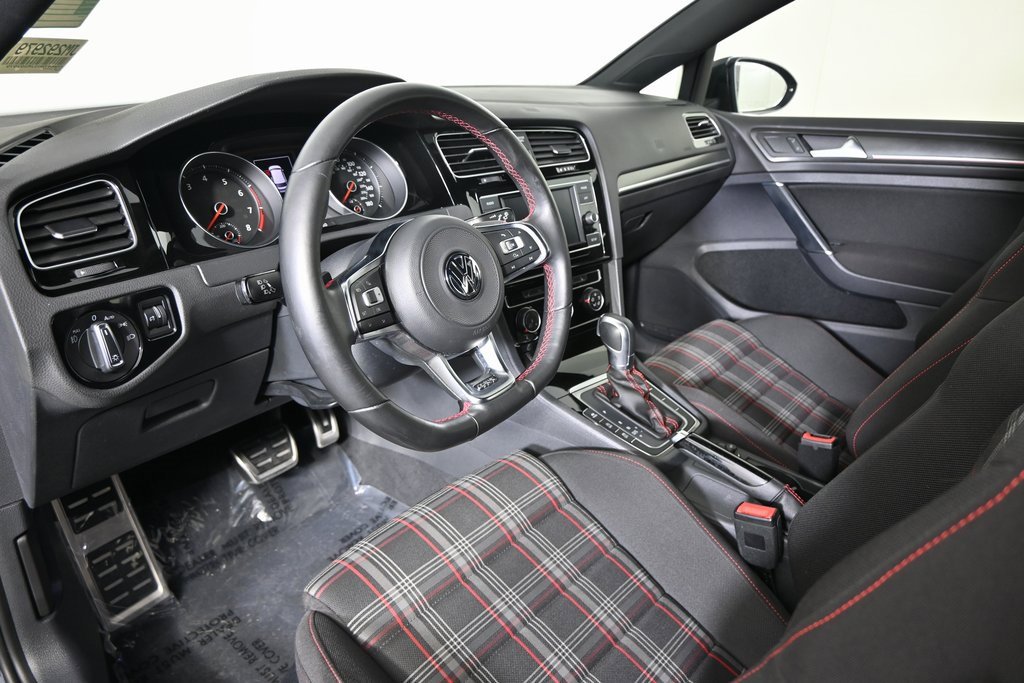 Used 2018 Volkswagen Golf 4-Door image 23