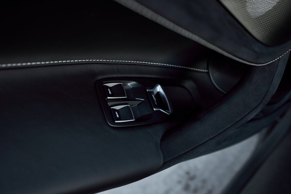 Used 2026 McLaren 750S Spider image 32