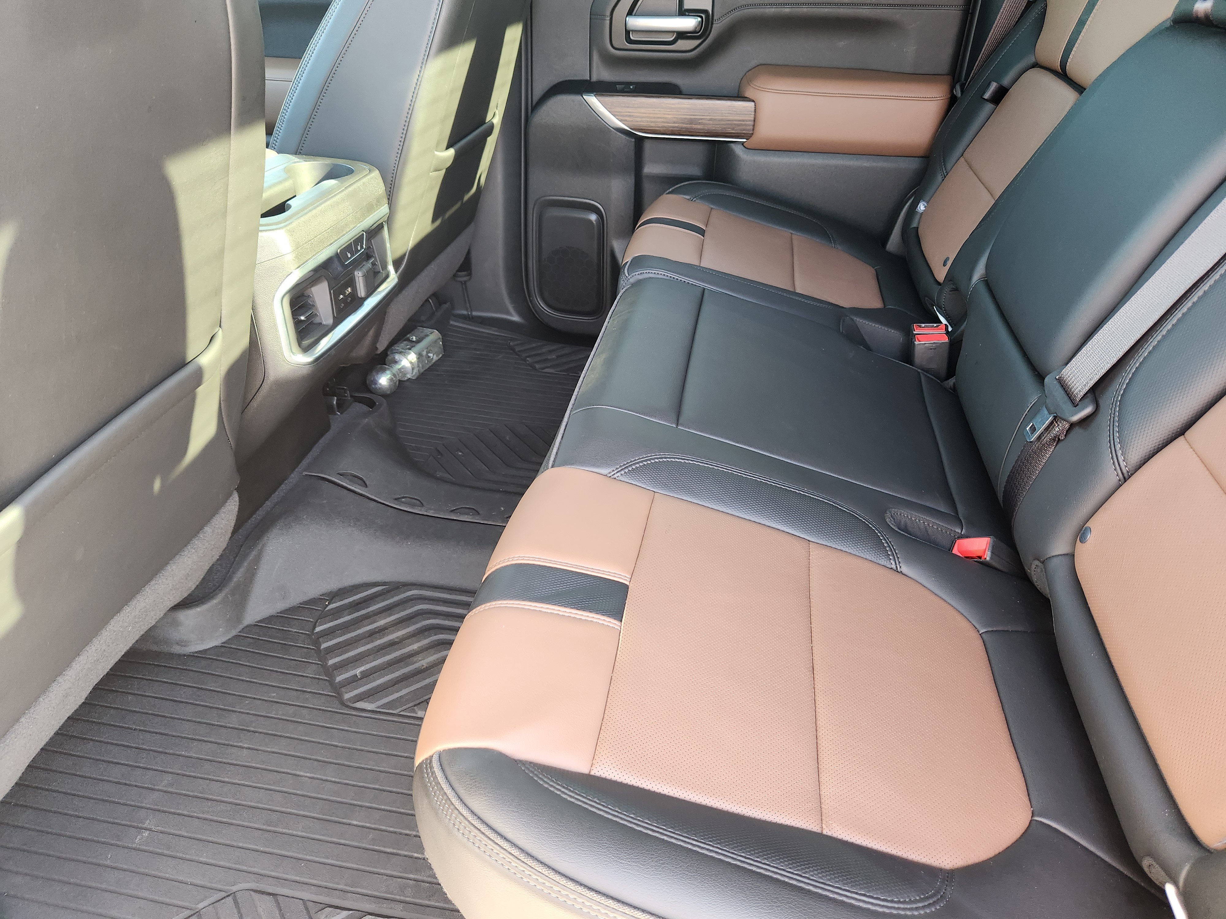 Certified 2020 Chevrolet Silverado 2500 High Country w/ Technology Package image 32