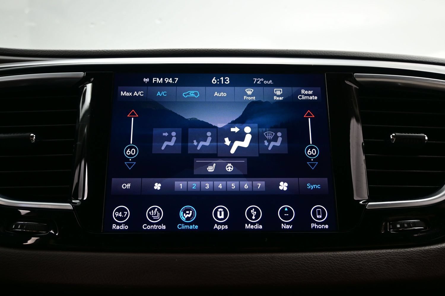 Used 2018 Chrysler Pacifica Touring-L Plus w/ Advanced Safetytec Group FWD image 21