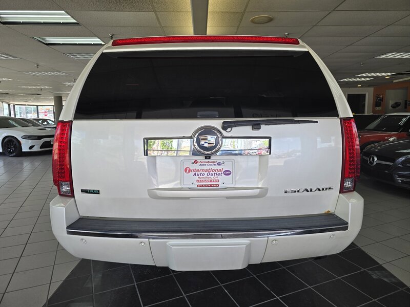 Used 2010 Cadillac Escalade ESV Premium AWD/4WD image 5