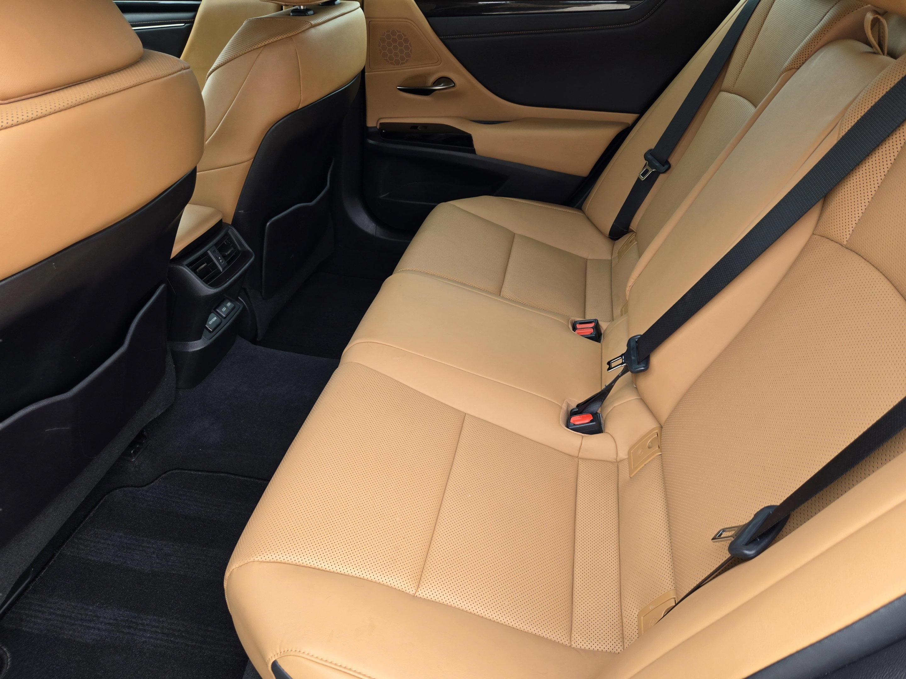 Used 2023 Lexus ES 350 w/ Accessory Package (Z2) FWD image 27