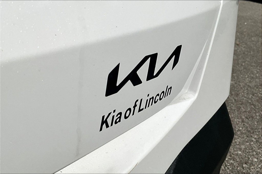 New 2026 Kia Sorento LX FWD image 9