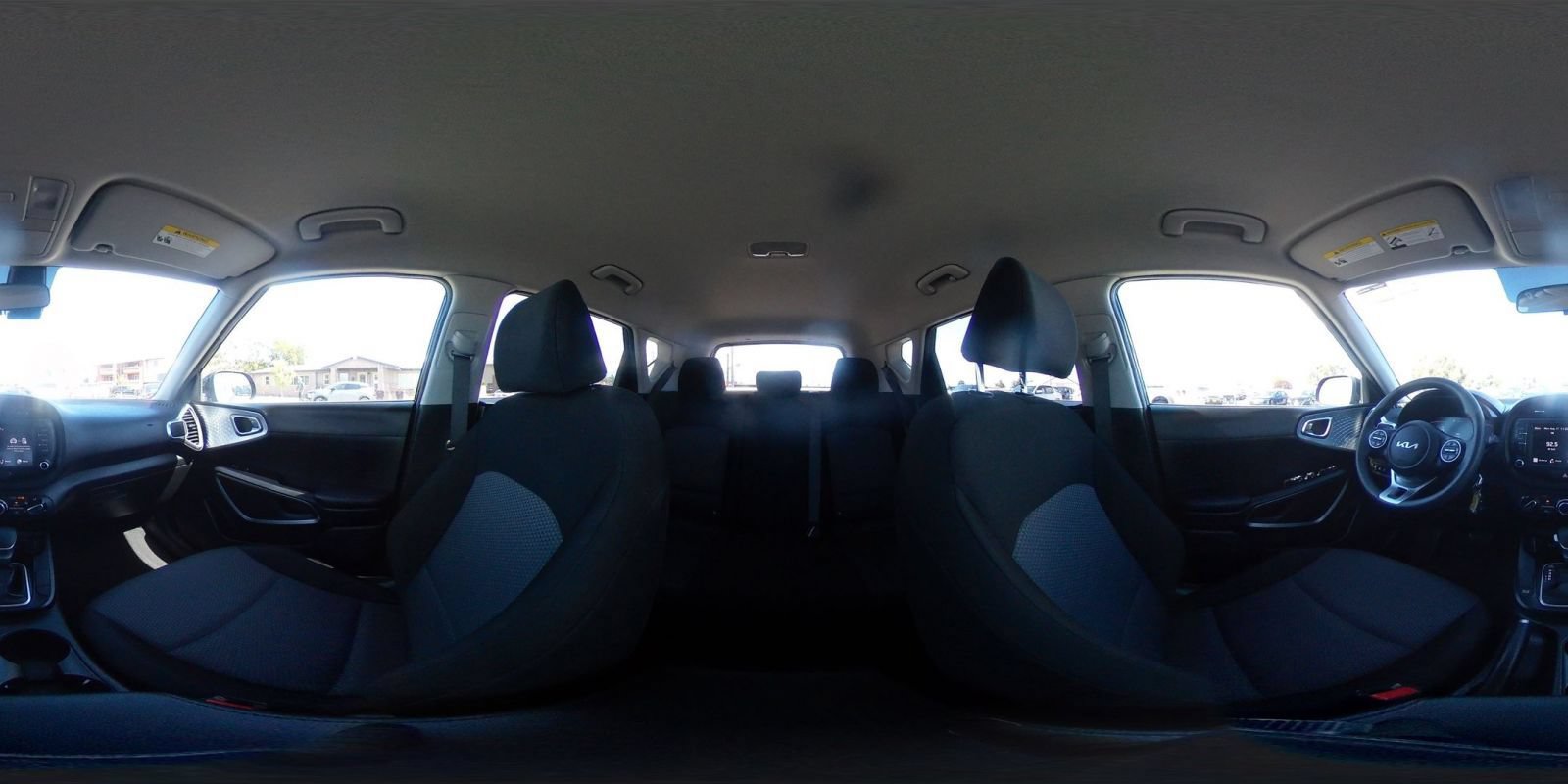 Used 2025 Kia Soul LX w/ LX Technology Package FWD image 39