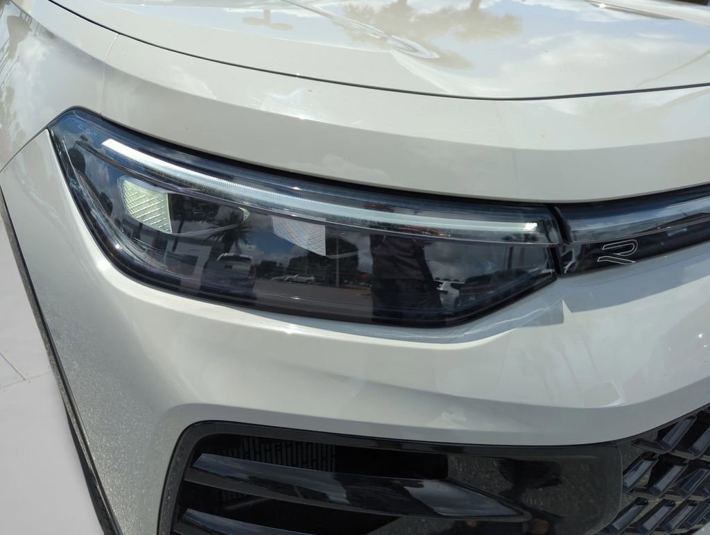 New 2026 Volkswagen Tiguan SEL R-Line AWD/4WD image 42