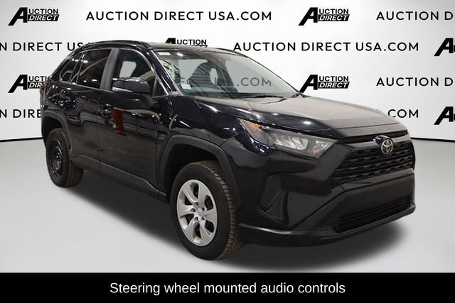 Used 2021 Toyota RAV4 LE image 2