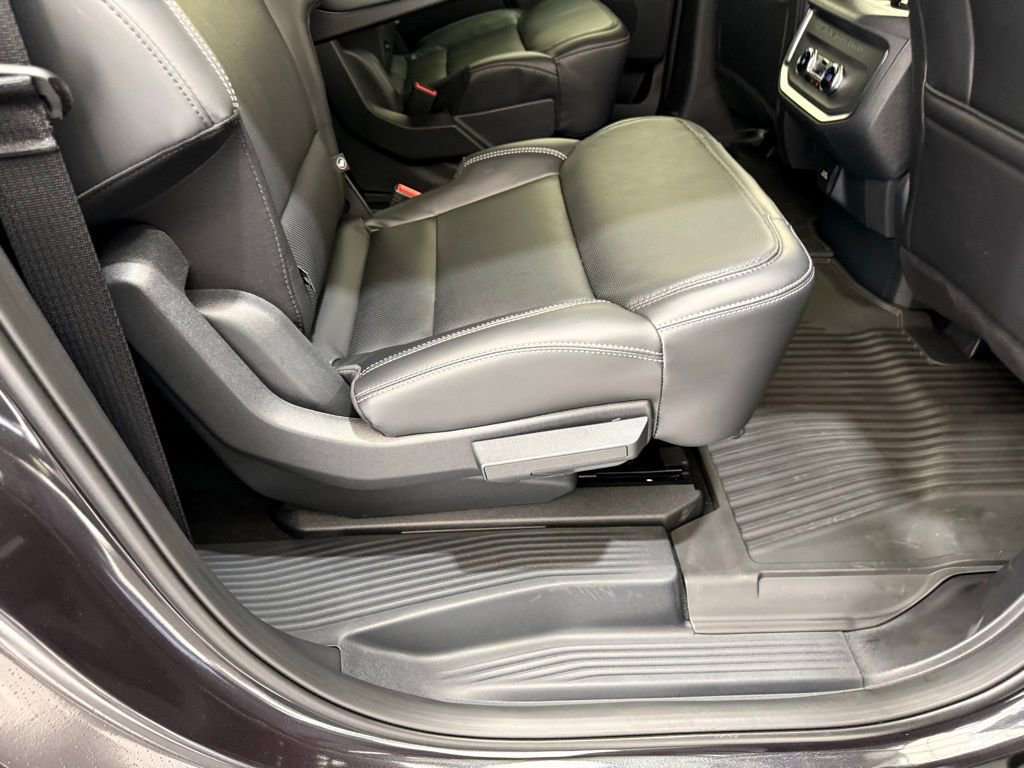 New 2025 Ford Expedition Max Platinum w/ Stealth Performance Package image 27