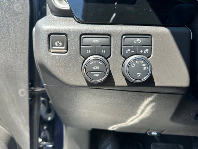 Used 2023 Chevrolet Silverado 1500 LT AWD/4WD image 13