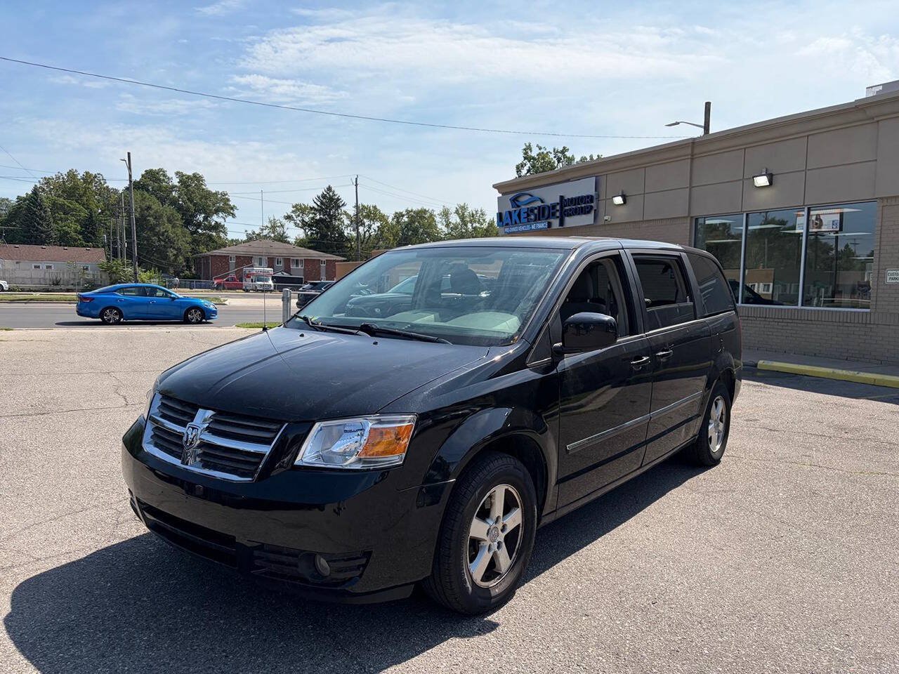 Used 2008 Dodge Grand Caravan SXT FWD image 1