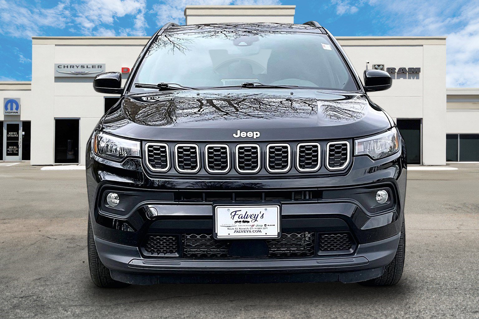 Certified 2025 Jeep Compass Latitude image 3