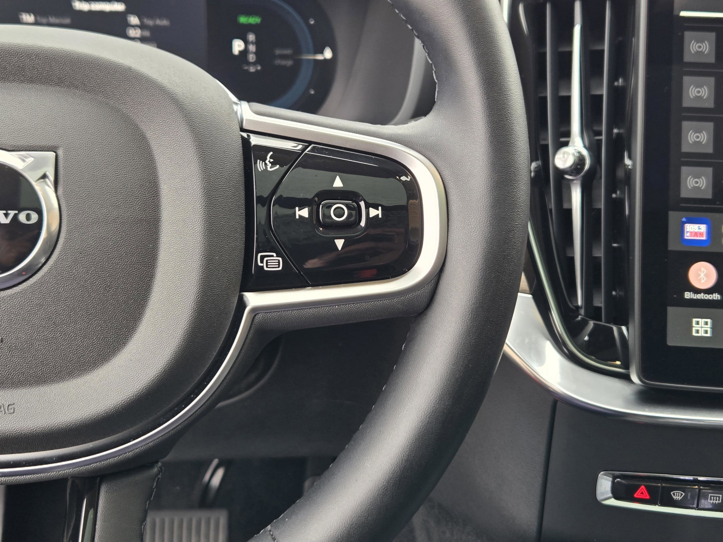 New 2025 Volvo XC90 T8 Core w/ Protection Package image 26