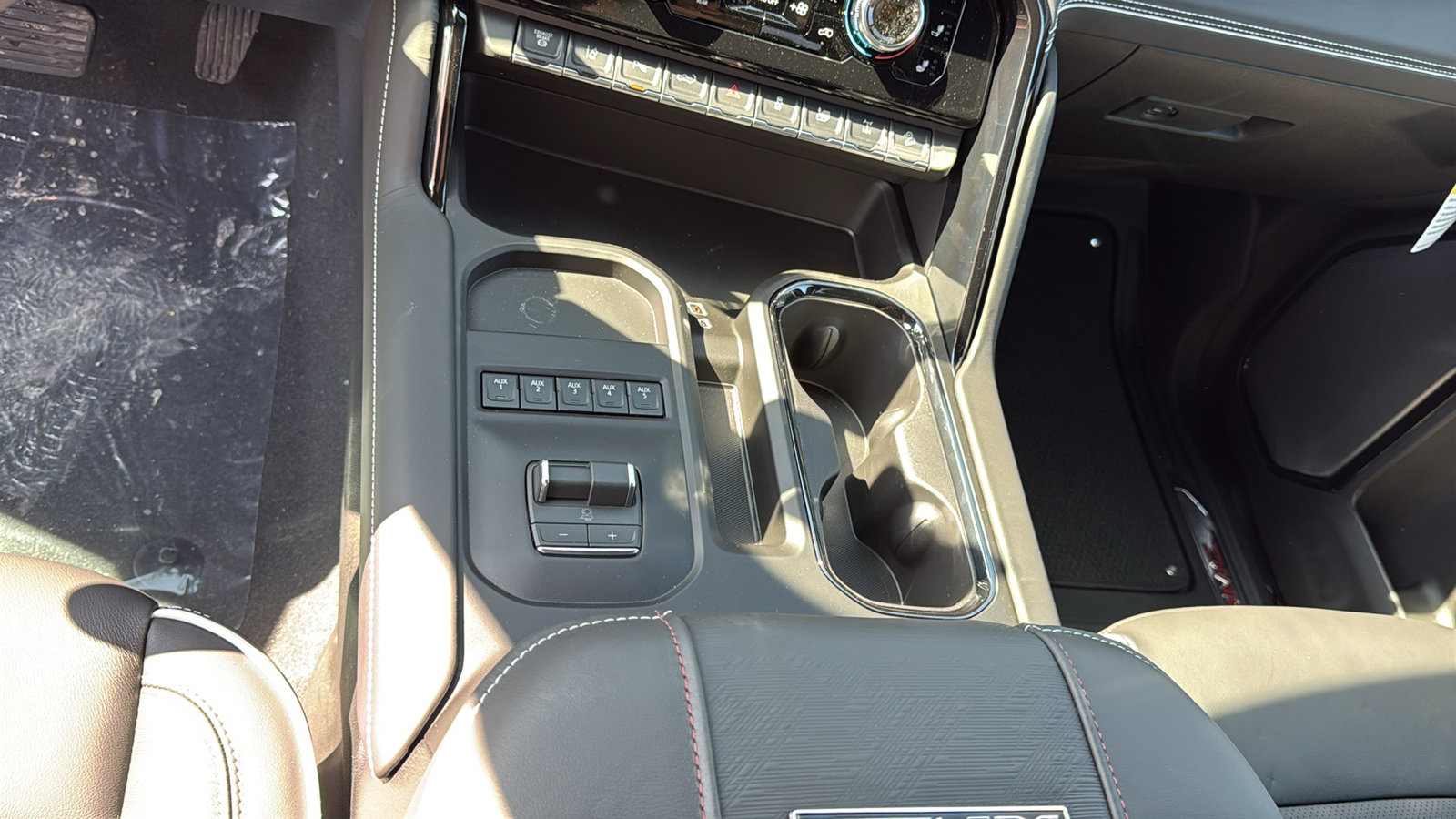 New 2026 GMC Sierra 2500 AT4X w/ LPO, Black Badging Package image 18