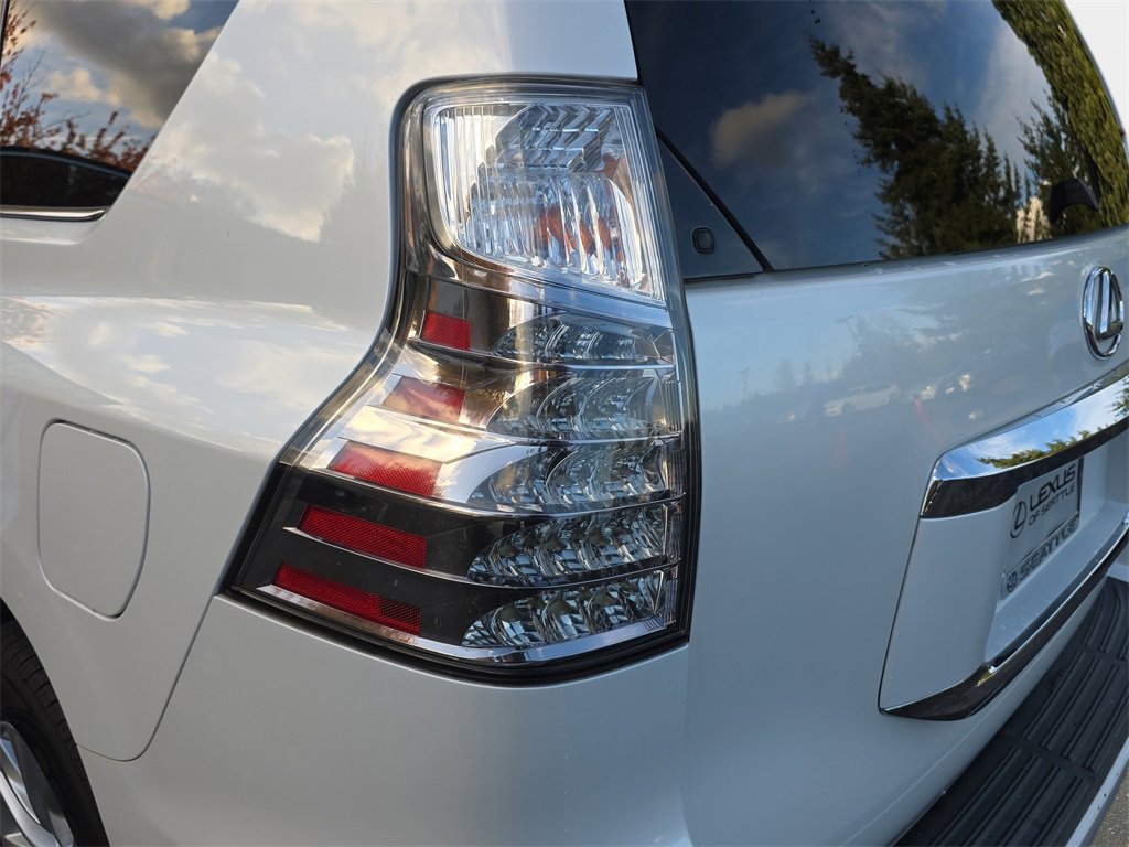 Used 2015 Lexus GX 460 image 36