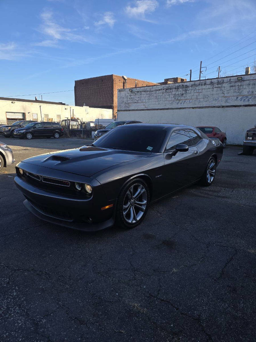 Used 2021 Dodge Challenger R/T RWD image 1