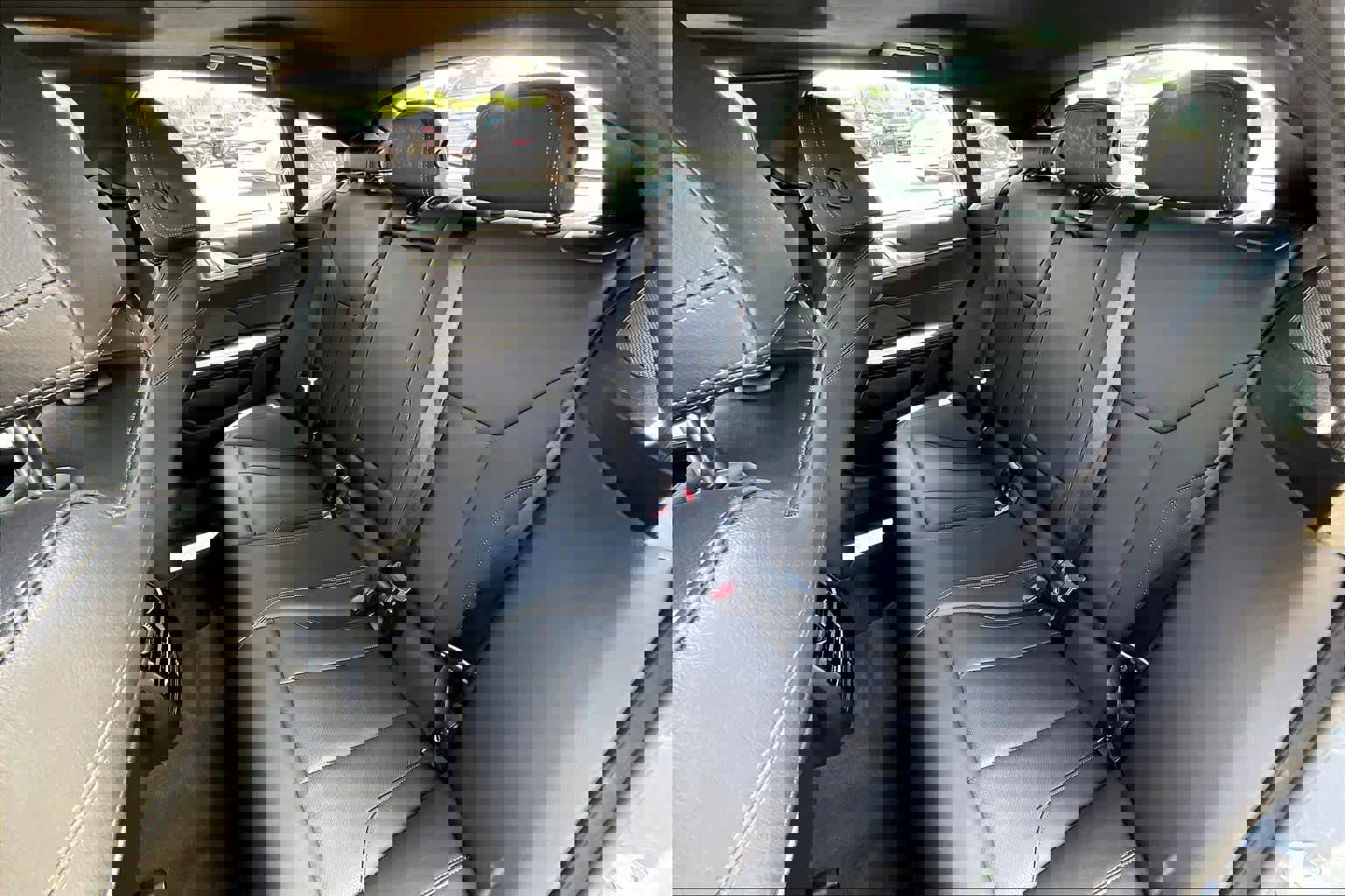 Used 2025 BMW i4 xDrive40i image 18