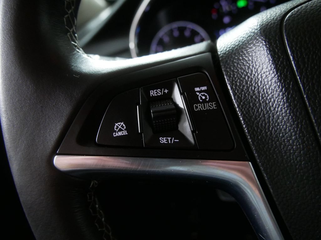Used 2022 Buick Encore Preferred w/ Safety Package FWD image 21