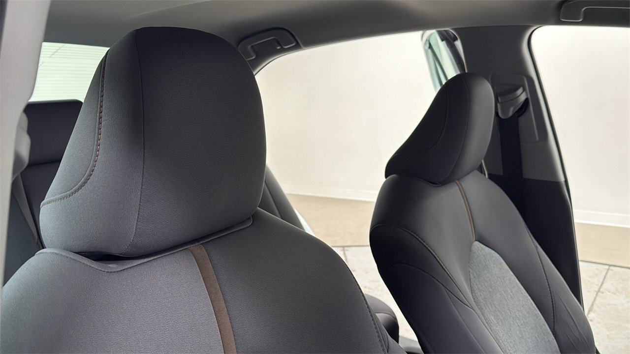 Certified 2020 Toyota Camry LE image 19