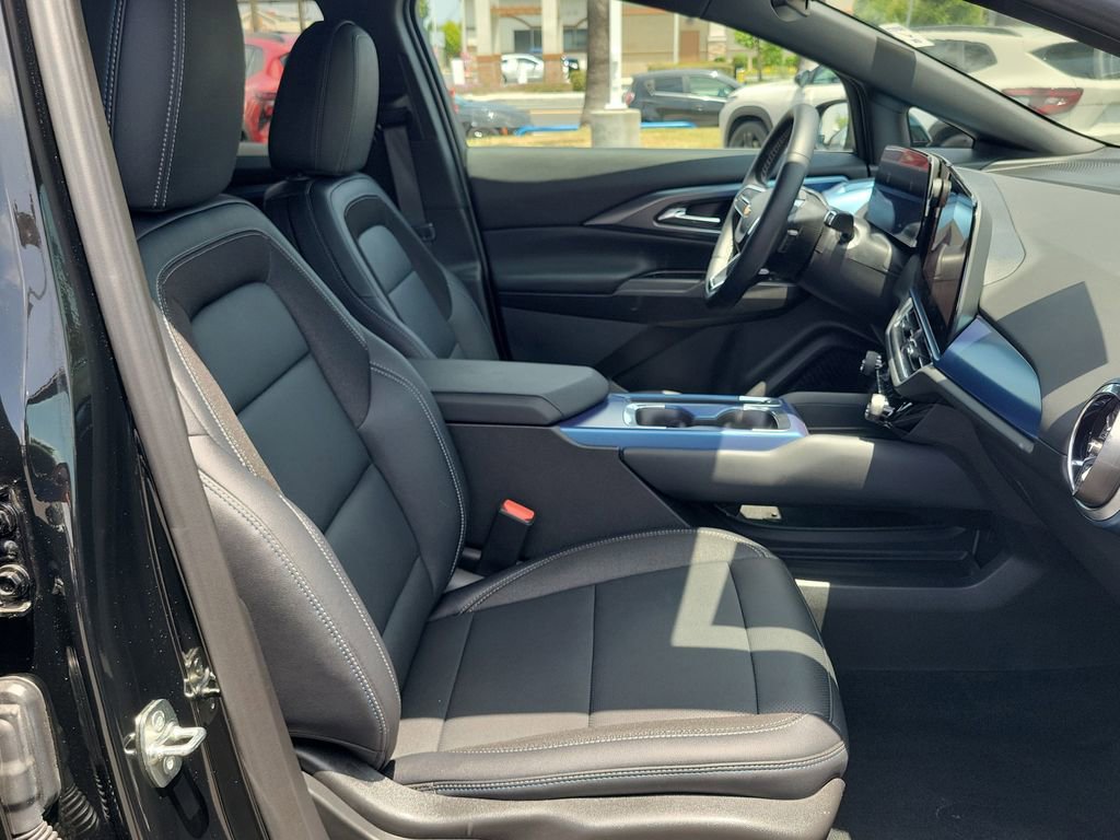 Used 2026 Chevrolet Equinox EV LT FWD image 17
