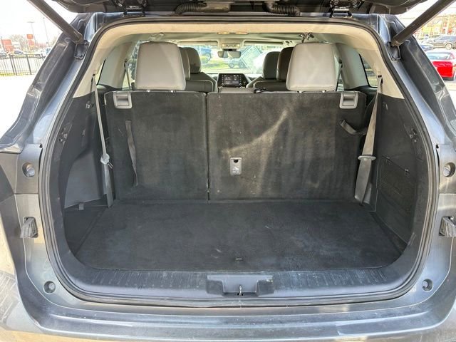 Used 2020 Toyota Highlander XLE image 22